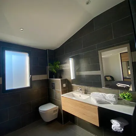 Casa U Fornu & Apartahotel LʼÎle-Rousse