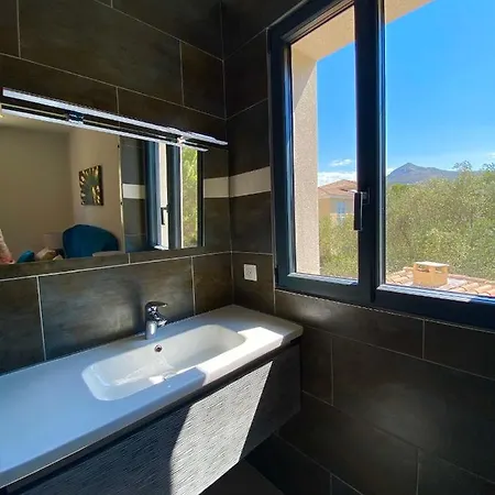 Apartahotel Casa U Fornu & 4*