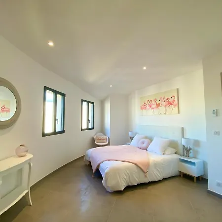 Casa U Fornu & Apartahotel LʼÎle-Rousse