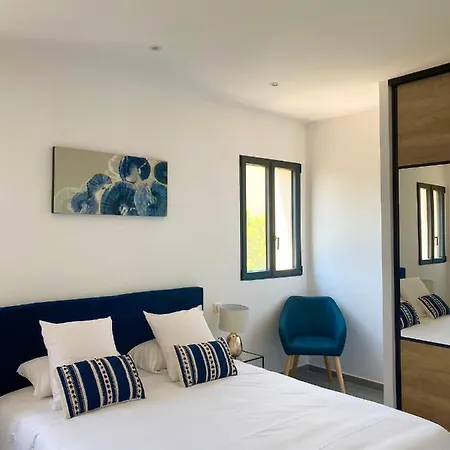 Apartahotel Casa U Fornu & 4*