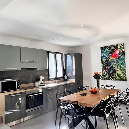 Apartahotel Casa U Fornu & 4*