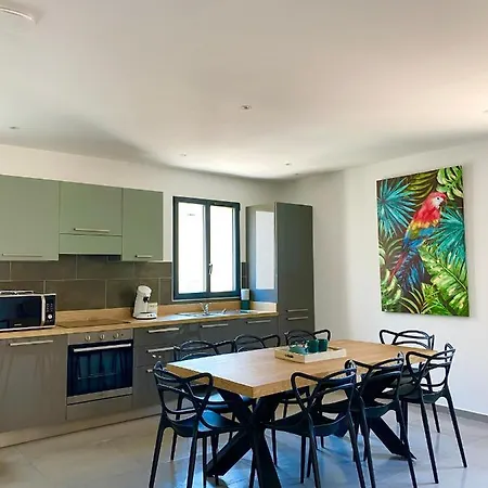 Apartahotel Casa U Fornu & 4*