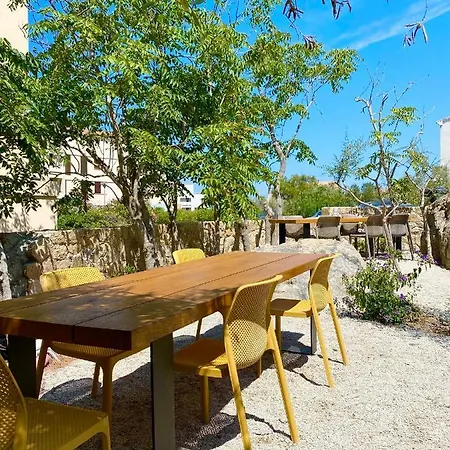 Casa U Fornu & Apartahotel LʼÎle-Rousse