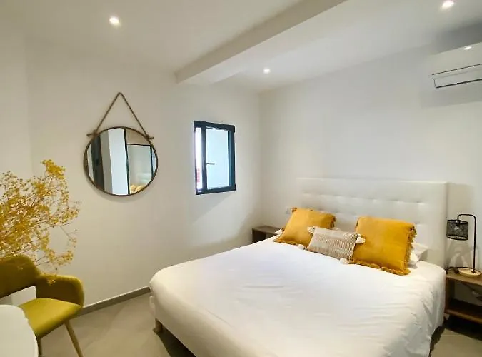 Casa U Fornu & Apart Otel LʼÎle-Rousse