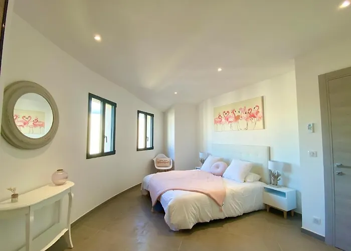 Casa U Fornu & Apart Otel LʼÎle-Rousse