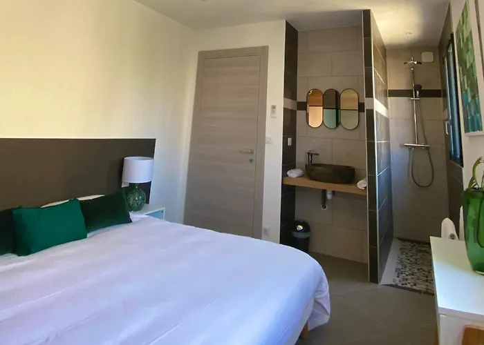 Casa U Fornu & Apart Otel LʼÎle-Rousse