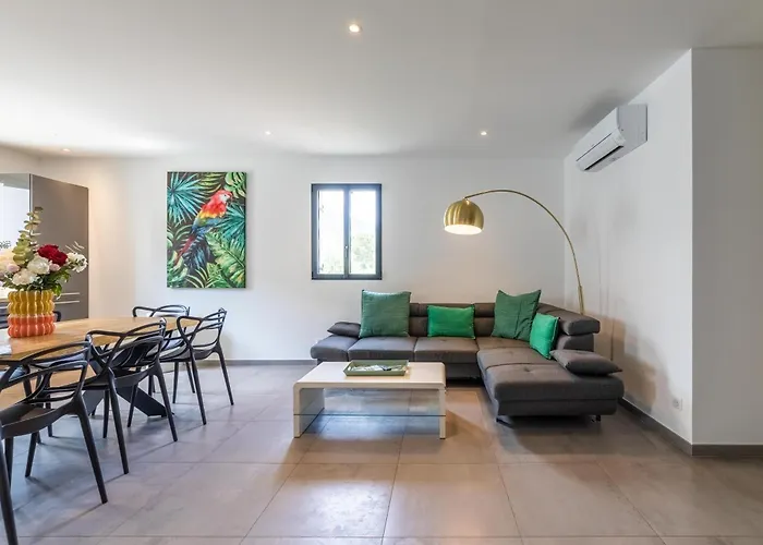Casa U Fornu & Apart Otel LʼÎle-Rousse