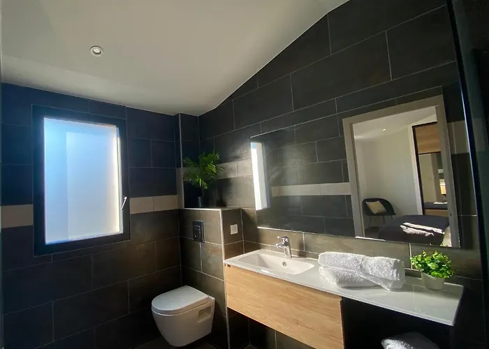 Casa U Fornu & Apartmanhotel LʼÎle-Rousse