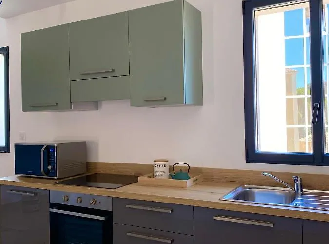 Apartmanhotel Casa U Fornu & 4*