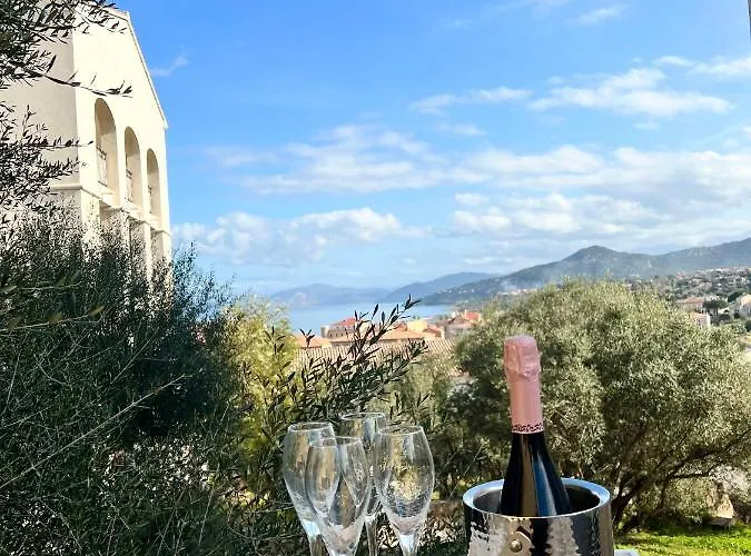 Apartmanhotel Casa U Fornu & 4*